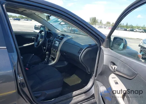 2013 Toyota Corolla S z USA, uszkodzony, nr VIN 2T1BU4EE6DC051104